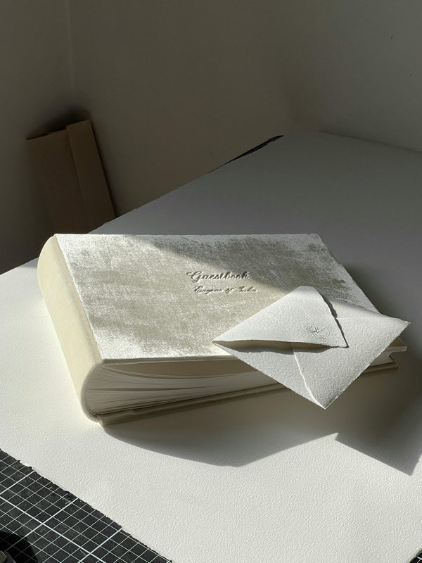 Explorez le livre d'or audio : vos souvenirs prennent la parole!